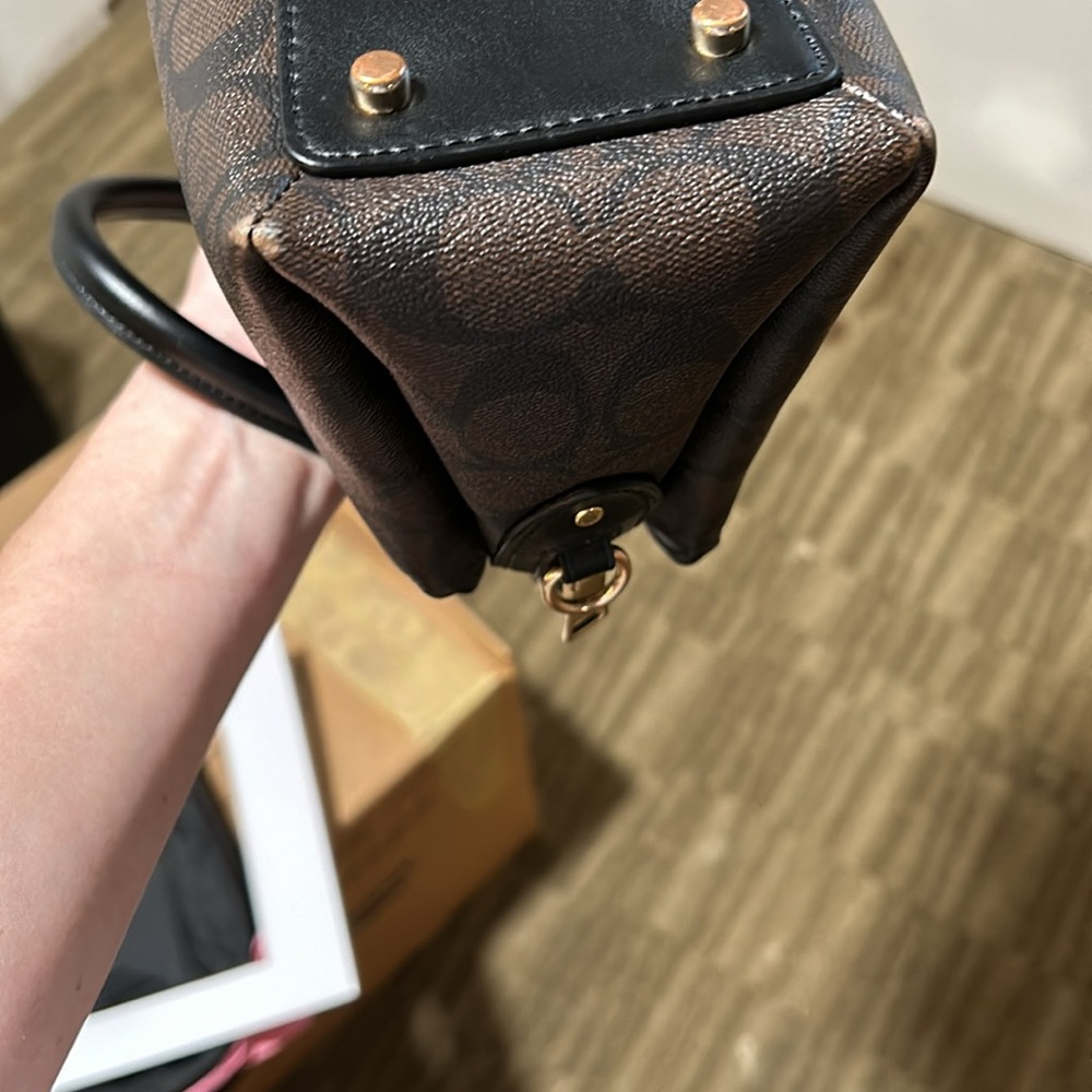 Coach Purse - Picture 6 of 10